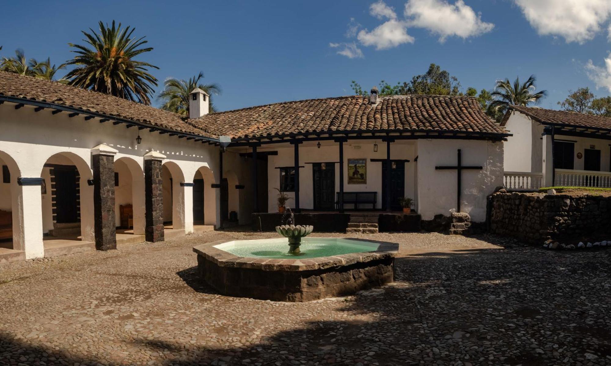 Hosteria Hacienda Pinsaqui Otavalo Exterior photo